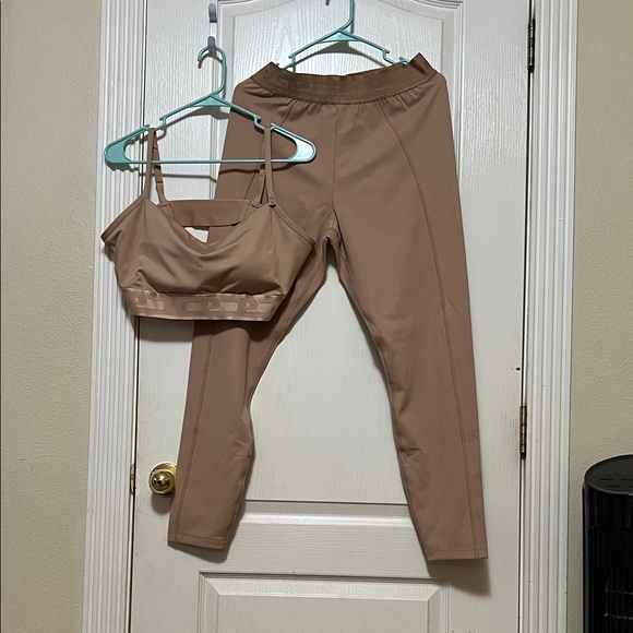 PINK vs Activewear Set - Picture 1 of 10